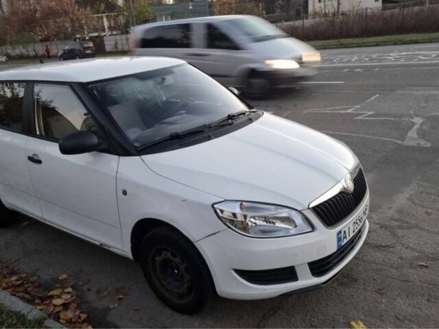 Білий Шкода Фабія, об'ємом двигуна 1.2 л та пробігом 192 тис. км за 5500 $, фото 1 на Automoto.ua
