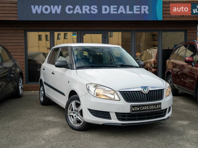 Білий Шкода Фабія, об'ємом двигуна 1.39 л та пробігом 286 тис. км за 4500 $, фото 1 на Automoto.ua