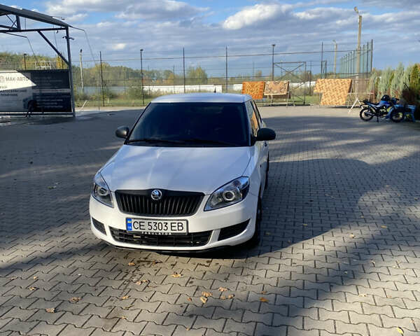 Білий Шкода Фабія, об'ємом двигуна 1.6 л та пробігом 240 тис. км за 6050 $, фото 1 на Automoto.ua