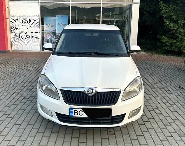 Белый Шкода Фабия, объемом двигателя 1.39 л и пробегом 232 тыс. км за 4999 $, фото 1 на Automoto.ua