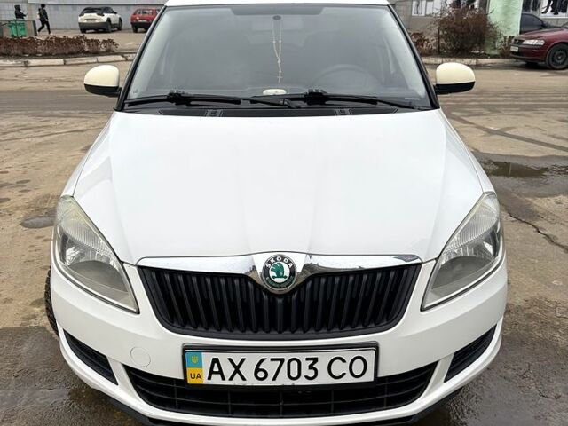 Білий Шкода Фабія, об'ємом двигуна 1.2 л та пробігом 224 тис. км за 5100 $, фото 1 на Automoto.ua