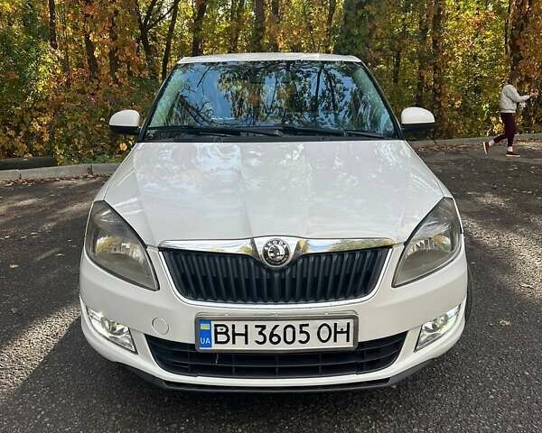 Білий Шкода Фабія, об'ємом двигуна 1.39 л та пробігом 283 тис. км за 4900 $, фото 1 на Automoto.ua