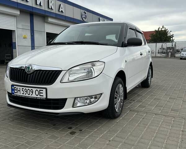 Білий Шкода Фабія, об'ємом двигуна 1.2 л та пробігом 150 тис. км за 6700 $, фото 1 на Automoto.ua