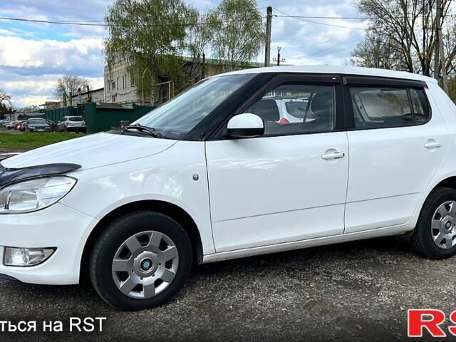 Белый Шкода Фабия, объемом двигателя 1.4 л и пробегом 93 тыс. км за 5800 $, фото 1 на Automoto.ua