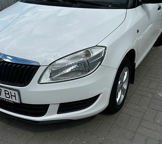 Білий Шкода Фабія, об'ємом двигуна 1.2 л та пробігом 126 тис. км за 6100 $, фото 1 на Automoto.ua