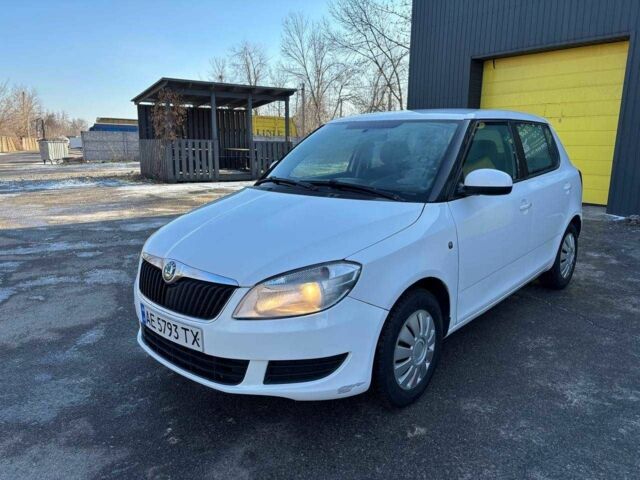 Білий Шкода Фабія, об'ємом двигуна 1.4 л та пробігом 283 тис. км за 4200 $, фото 1 на Automoto.ua