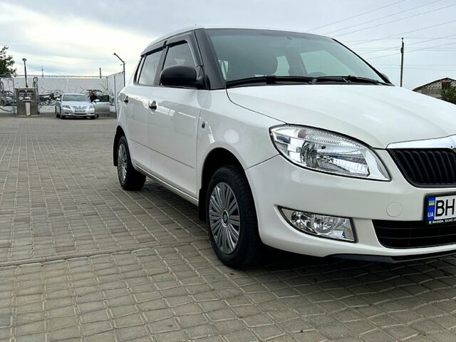 Білий Шкода Фабія, об'ємом двигуна 1.2 л та пробігом 150 тис. км за 6700 $, фото 1 на Automoto.ua