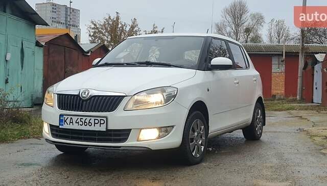 Білий Шкода Фабія, об'ємом двигуна 1.39 л та пробігом 231 тис. км за 5600 $, фото 1 на Automoto.ua