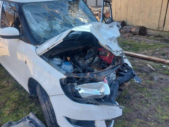 Білий Шкода Фабія, об'ємом двигуна 1.2 л та пробігом 180 тис. км за 1200 $, фото 1 на Automoto.ua