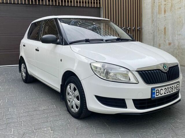 Білий Шкода Фабія, об'ємом двигуна 1.2 л та пробігом 153 тис. км за 4500 $, фото 1 на Automoto.ua