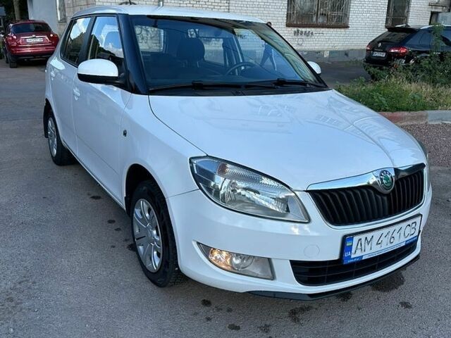 Білий Шкода Фабія, об'ємом двигуна 1.4 л та пробігом 208 тис. км за 5300 $, фото 1 на Automoto.ua
