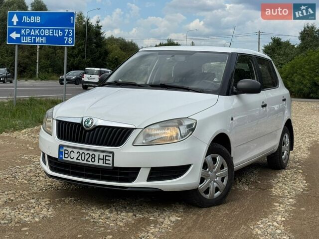 Білий Шкода Фабія, об'ємом двигуна 1.2 л та пробігом 154 тис. км за 4950 $, фото 1 на Automoto.ua