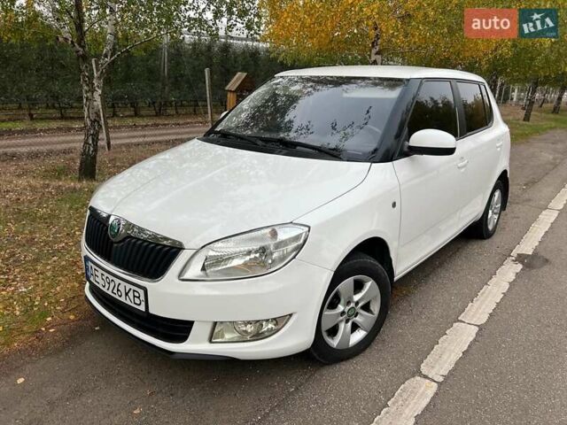 Білий Шкода Фабія, об'ємом двигуна 1.39 л та пробігом 160 тис. км за 5900 $, фото 1 на Automoto.ua