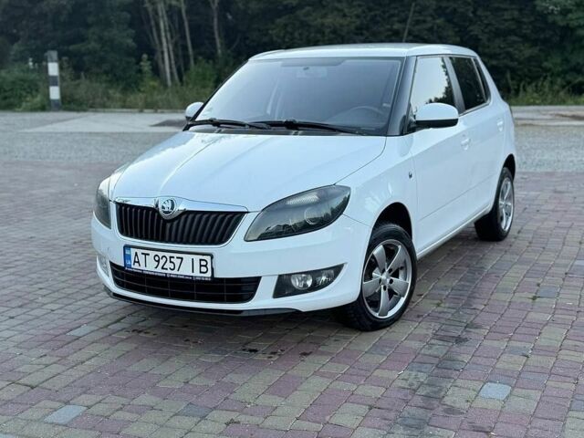 Білий Шкода Фабія, об'ємом двигуна 1.39 л та пробігом 221 тис. км за 3900 $, фото 1 на Automoto.ua
