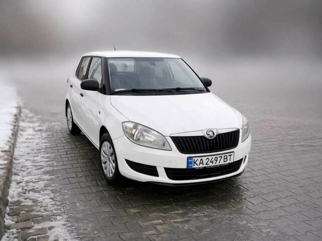 Белый Шкода Фабия, объемом двигателя 1.2 л и пробегом 193 тыс. км за 6000 $, фото 1 на Automoto.ua