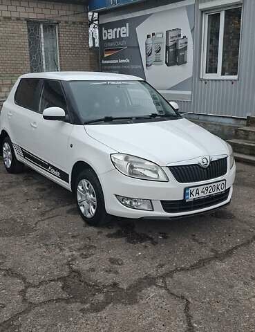 Білий Шкода Фабія, об'ємом двигуна 1.4 л та пробігом 270 тис. км за 5999 $, фото 1 на Automoto.ua