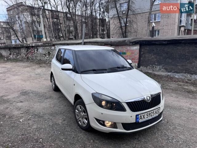 Білий Шкода Фабія, об'ємом двигуна 1.4 л та пробігом 105 тис. км за 5600 $, фото 1 на Automoto.ua