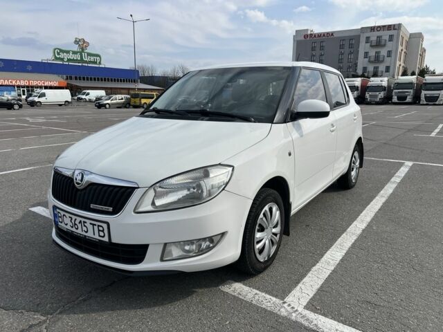 Білий Шкода Фабія, об'ємом двигуна 1.4 л та пробігом 277 тис. км за 4700 $, фото 1 на Automoto.ua