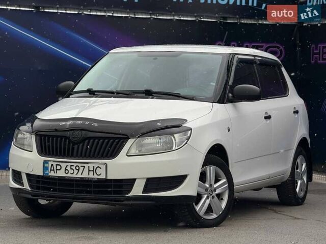 Белый Шкода Фабия, объемом двигателя 1.2 л и пробегом 161 тыс. км за 4299 $, фото 1 на Automoto.ua