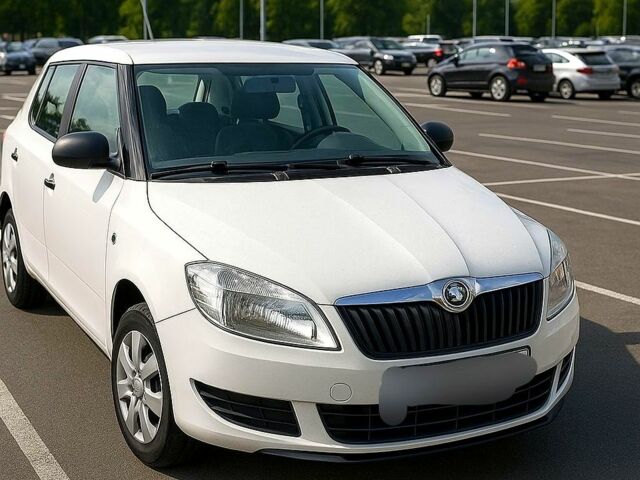 Білий Шкода Фабія, об'ємом двигуна 1.2 л та пробігом 0 тис. км за 5500 $, фото 1 на Automoto.ua