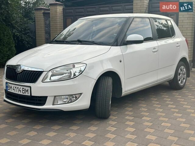 Белый Шкода Фабия, объемом двигателя 1.39 л и пробегом 180 тыс. км за 6000 $, фото 1 на Automoto.ua