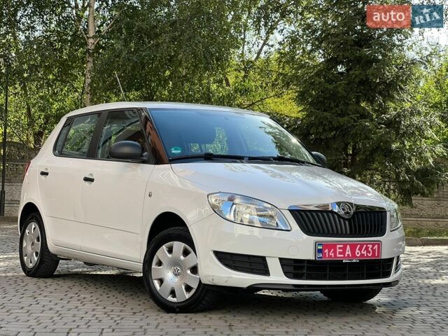 Білий Шкода Фабія, об'ємом двигуна 1.2 л та пробігом 210 тис. км за 4650 $, фото 1 на Automoto.ua