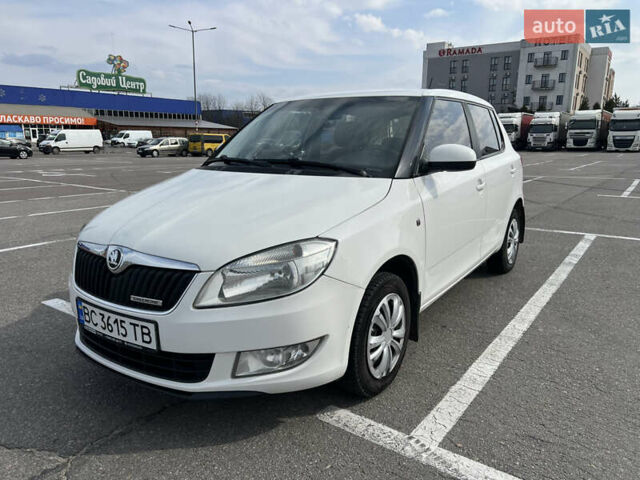 Белый Шкода Фабия, объемом двигателя 1.39 л и пробегом 249 тыс. км за 4850 $, фото 1 на Automoto.ua