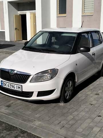 Білий Шкода Фабія, об'ємом двигуна 1.2 л та пробігом 217 тис. км за 5300 $, фото 1 на Automoto.ua