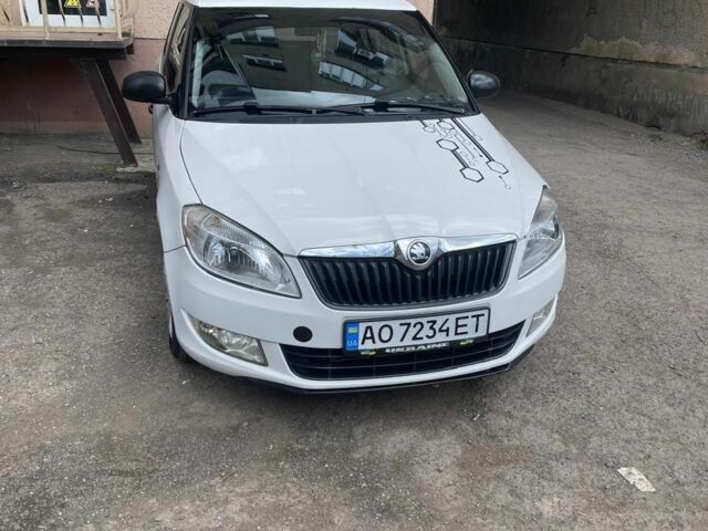 Білий Шкода Фабія, об'ємом двигуна 1.6 л та пробігом 233 тис. км за 6100 $, фото 1 на Automoto.ua