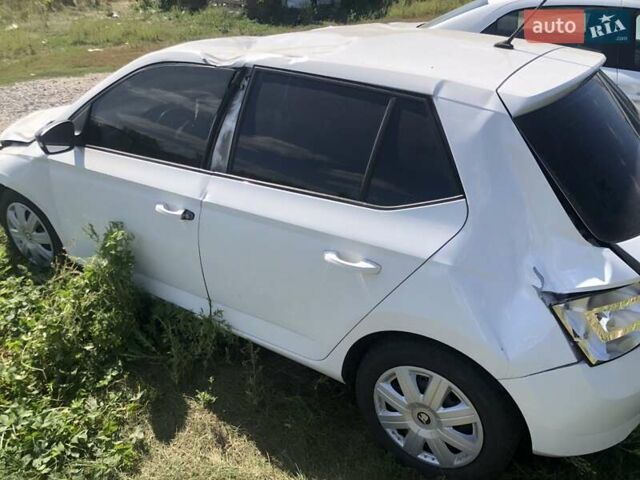 Білий Шкода Фабія, об'ємом двигуна 1 л та пробігом 245 тис. км за 3000 $, фото 1 на Automoto.ua