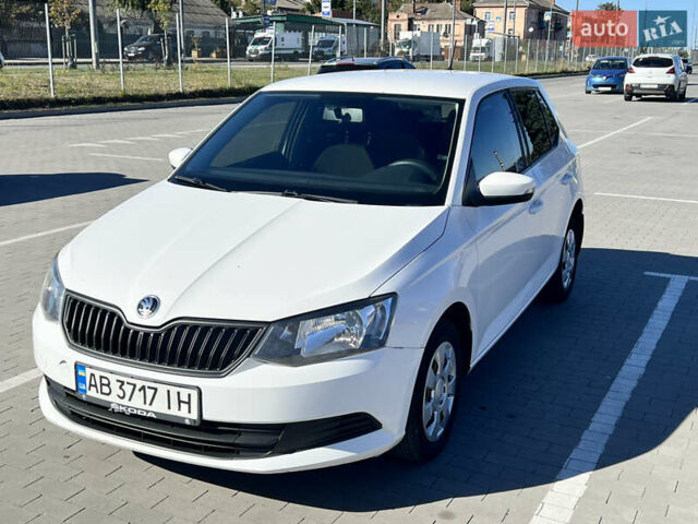 Белый Шкода Фабия, объемом двигателя 1 л и пробегом 206 тыс. км за 6100 $, фото 1 на Automoto.ua