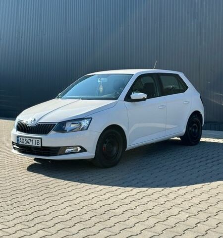 Белый Шкода Фабия, объемом двигателя 1.2 л и пробегом 198 тыс. км за 7300 $, фото 1 на Automoto.ua