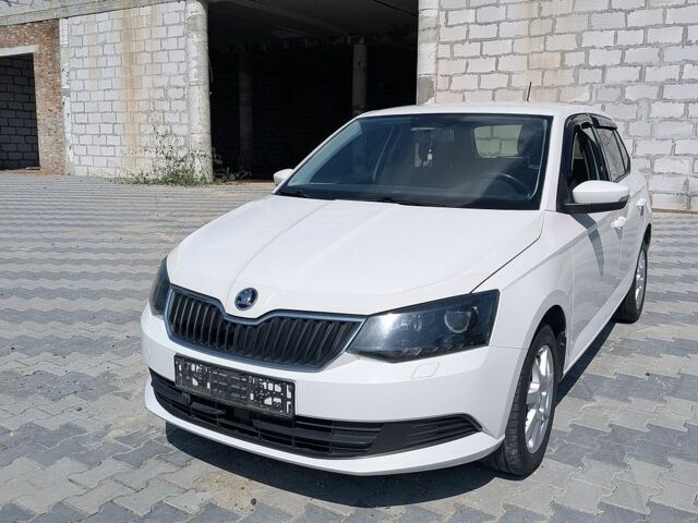 Білий Шкода Фабія, об'ємом двигуна 1.4 л та пробігом 180 тис. км за 7900 $, фото 1 на Automoto.ua
