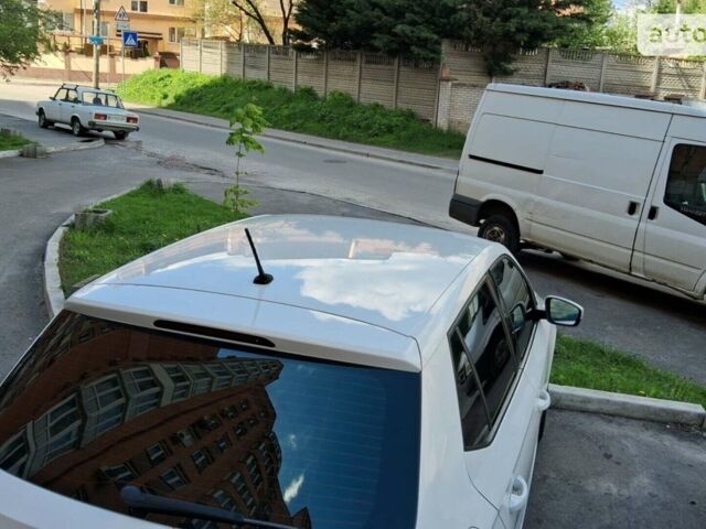 Білий Шкода Фабія, об'ємом двигуна 1 л та пробігом 229 тис. км за 6500 $, фото 1 на Automoto.ua