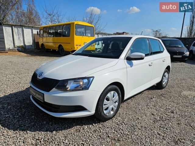Білий Шкода Фабія, об'ємом двигуна 1 л та пробігом 117 тис. км за 7200 $, фото 1 на Automoto.ua