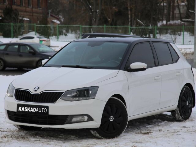 Белый Шкода Фабия, объемом двигателя 1.4 л и пробегом 122 тыс. км за 10200 $, фото 1 на Automoto.ua