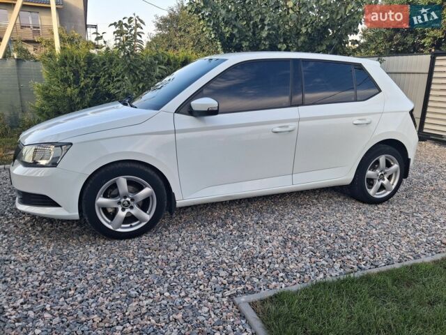 Білий Шкода Фабія, об'ємом двигуна 1.42 л та пробігом 222 тис. км за 7900 $, фото 1 на Automoto.ua