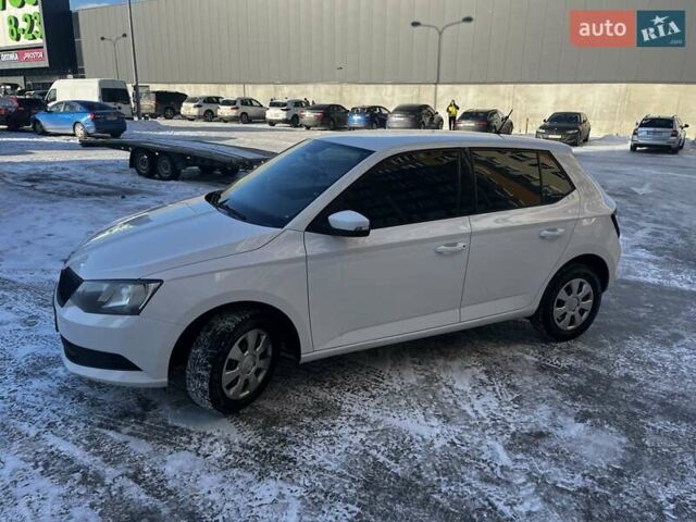 Білий Шкода Фабія, об'ємом двигуна 1 л та пробігом 228 тис. км за 5963 $, фото 1 на Automoto.ua