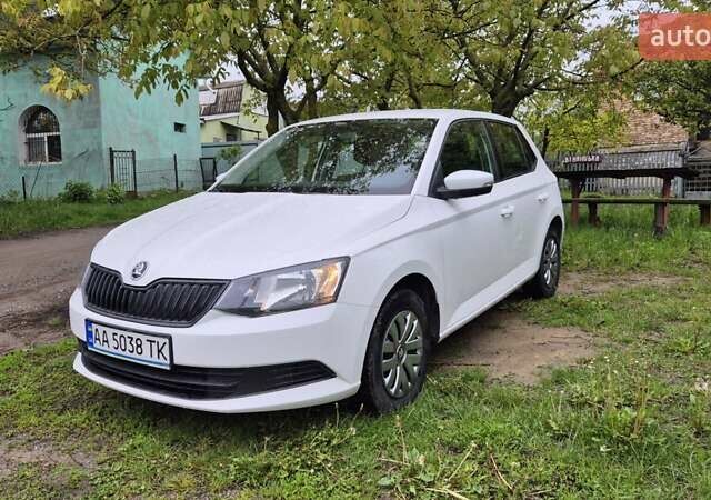 Білий Шкода Фабія, об'ємом двигуна 1 л та пробігом 139 тис. км за 6800 $, фото 1 на Automoto.ua