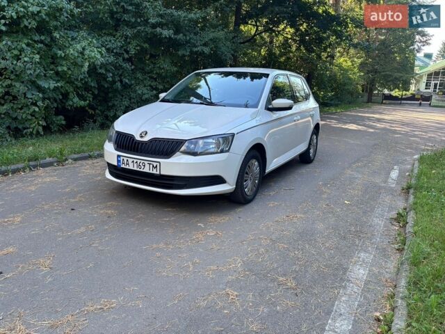 Білий Шкода Фабія, об'ємом двигуна 1 л та пробігом 187 тис. км за 6450 $, фото 1 на Automoto.ua