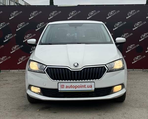 Белый Шкода Фабия, объемом двигателя 1 л и пробегом 120 тыс. км за 8300 $, фото 1 на Automoto.ua