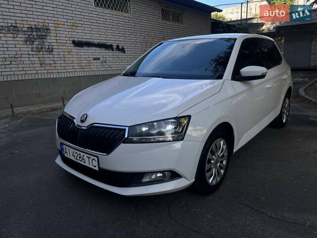 Белый Шкода Фабия, объемом двигателя 1 л и пробегом 92 тыс. км за 9100 $, фото 1 на Automoto.ua