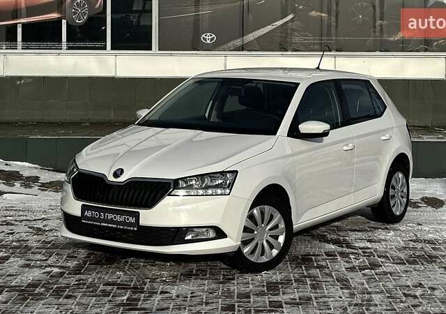 Білий Шкода Фабія, об'ємом двигуна 1 л та пробігом 124 тис. км за 8250 $, фото 1 на Automoto.ua