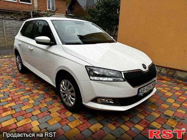 Білий Шкода Фабія, об'ємом двигуна 1 л та пробігом 9600 тис. км за 8600 $, фото 1 на Automoto.ua