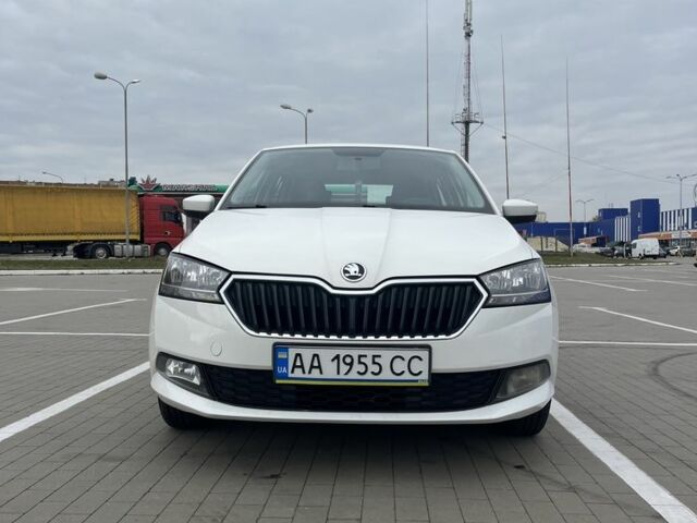 Шкода Фабия 2019 в Сумах на Automoto.ua Белый Шкода Фабия, объемом двигателя 1 л и пробегом 100 тыс. км за 7800 $, фото 1 на Automoto.ua