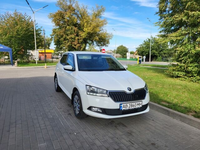 Белый Шкода Фабия, объемом двигателя 1 л и пробегом 98 тыс. км за 8018 $, фото 1 на Automoto.ua