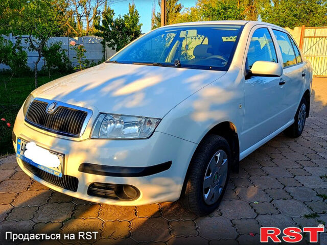 Білий Шкода Фабія, об'ємом двигуна 1.4 л та пробігом 95 тис. км за 4900 $, фото 1 на Automoto.ua