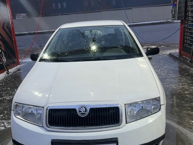 Белый Шкода Фабия, объемом двигателя 1.4 л и пробегом 478 тыс. км за 1900 $, фото 1 на Automoto.ua