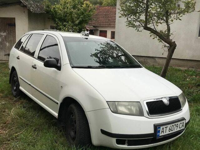 Білий Шкода Фабія, об'ємом двигуна 1.4 л та пробігом 350 тис. км за 3100 $, фото 1 на Automoto.ua