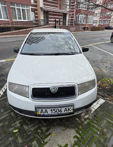 Білий Шкода Фабія, об'ємом двигуна 1.4 л та пробігом 220 тис. км за 1400 $, фото 1 на Automoto.ua